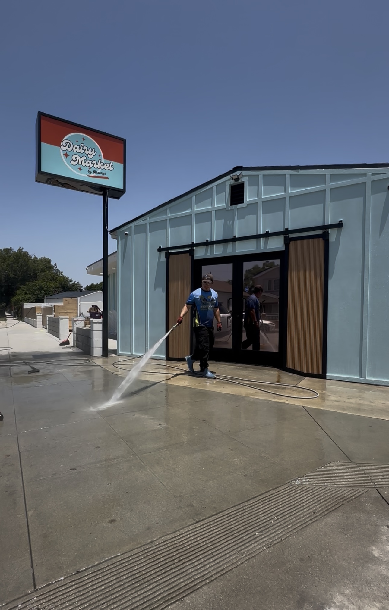 Top Quality Sidewalk and Patio Pressure Washing Performed in Long Beach, CA for New Restaurant Opening